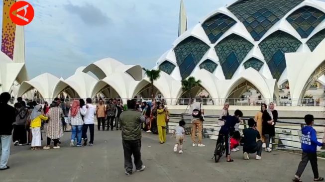 Destinasi Favorit Ramadan 2024, Masjid Al Jabbar Terus Berbenah Demi Kenyamanan Jemaah