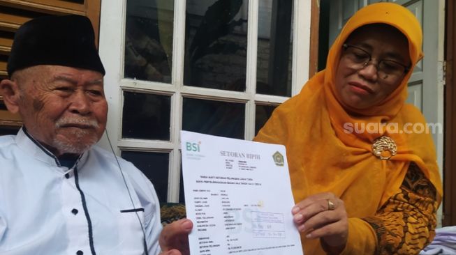 Senyum Abah Halim Jemaah Haji Berusia 103 Tahun yang Akan Berangkat ke Tanah Suci