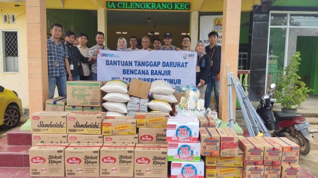 BRI Salurkan Ratusan Paket Sembako ke Korban Banjir Cirebon Timur