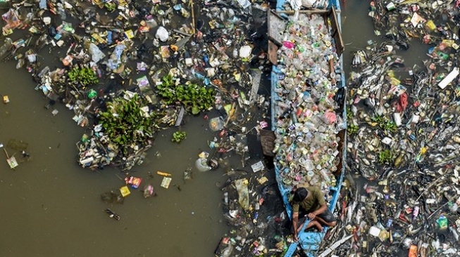 Sungai Citarum Belum Bersih dari Sampah, Bey Machmudin Kasih Alasan Begini