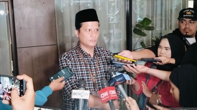 Arsip - Ketua Divisi Sosialisasi, Pendidikan Pemilih dan Partisipasi Masyarakat (Sosdiklih Parmas) Hedi Ardia memberikan keterangan di Bandung. (ANTARA/Ricky Prayoga)