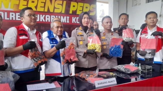 Raup Untung Miliaran Rupiah, Pengoplos Elpiji Subsidi di Sukabumi Kena Batunya