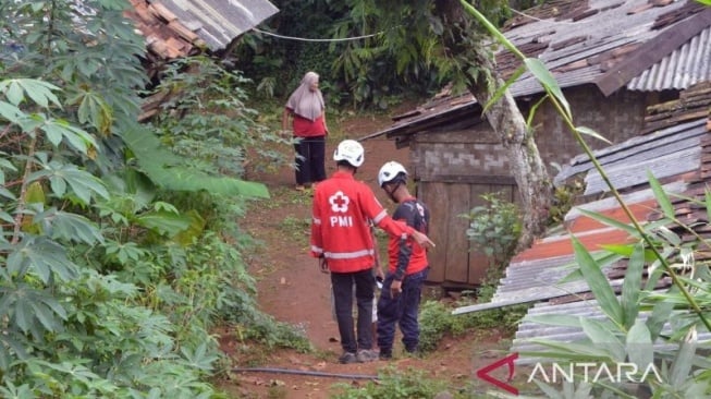 BPBD Cianjur: Puluhan Rumah Rusak Akibat Pergerakan Tanah di Sinarlaut Segera Direlokasi