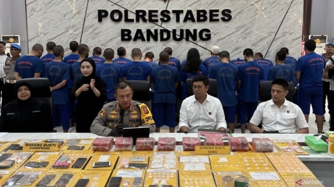 Polrestabes Bandung Sita 9 kilogram Sabu, Dua Tersangka Diringkus